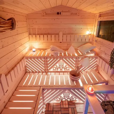 Holiday home Forest Sauna Jacuzzi Balia Darlowko Rusko