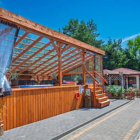Dom wakacyjny Forest Sauna Jacuzzi Balia Darłówko Rusko