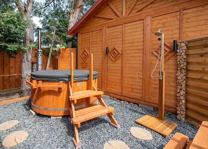 Forest Sauna Jacuzzi Balia Darłówko Rusko Сasa de vacaciones Darłowo