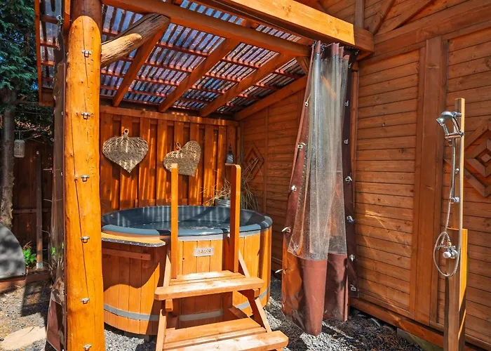Forest Sauna Jacuzzi Balia Darłówko Rusko Сasa de vacaciones